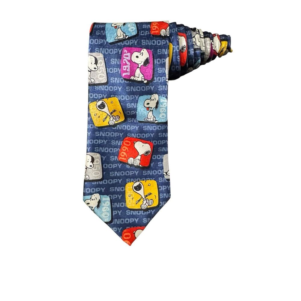 Peanuts Snoopy Thru The Years Cartoon Vintage Novelty Necktie 100% Silk
